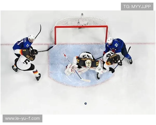 冰球门将反应速度大对比:谁能在瞬间做出关键扑救?