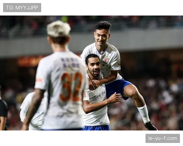 罗贝托右路全能表现助球队斩获关键胜利