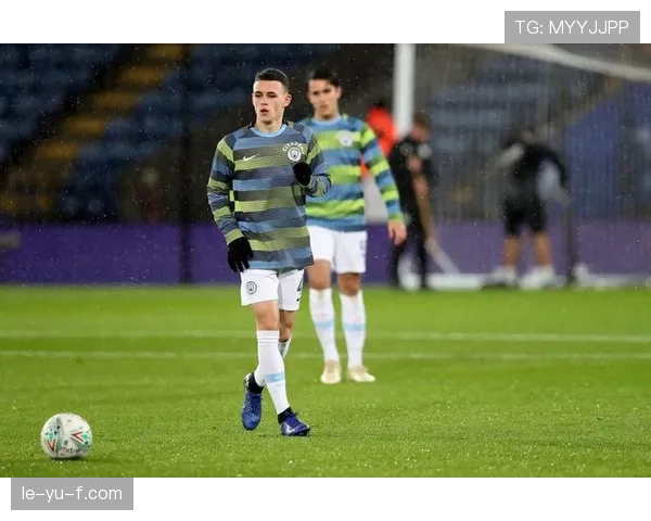 福登技术动作慢镜解析：年轻天才闪耀赛场，创造力成进攻关键