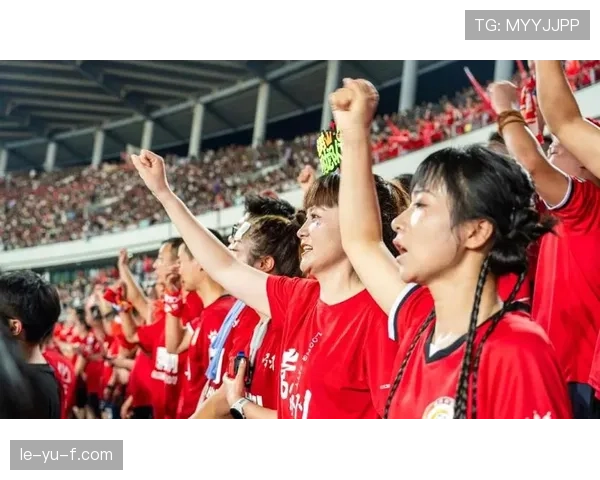 联赛收官战高潮迭起,冠军争夺战点燃球迷热情 联赛收官战高潮迭起,冠军争夺战点燃球迷热情